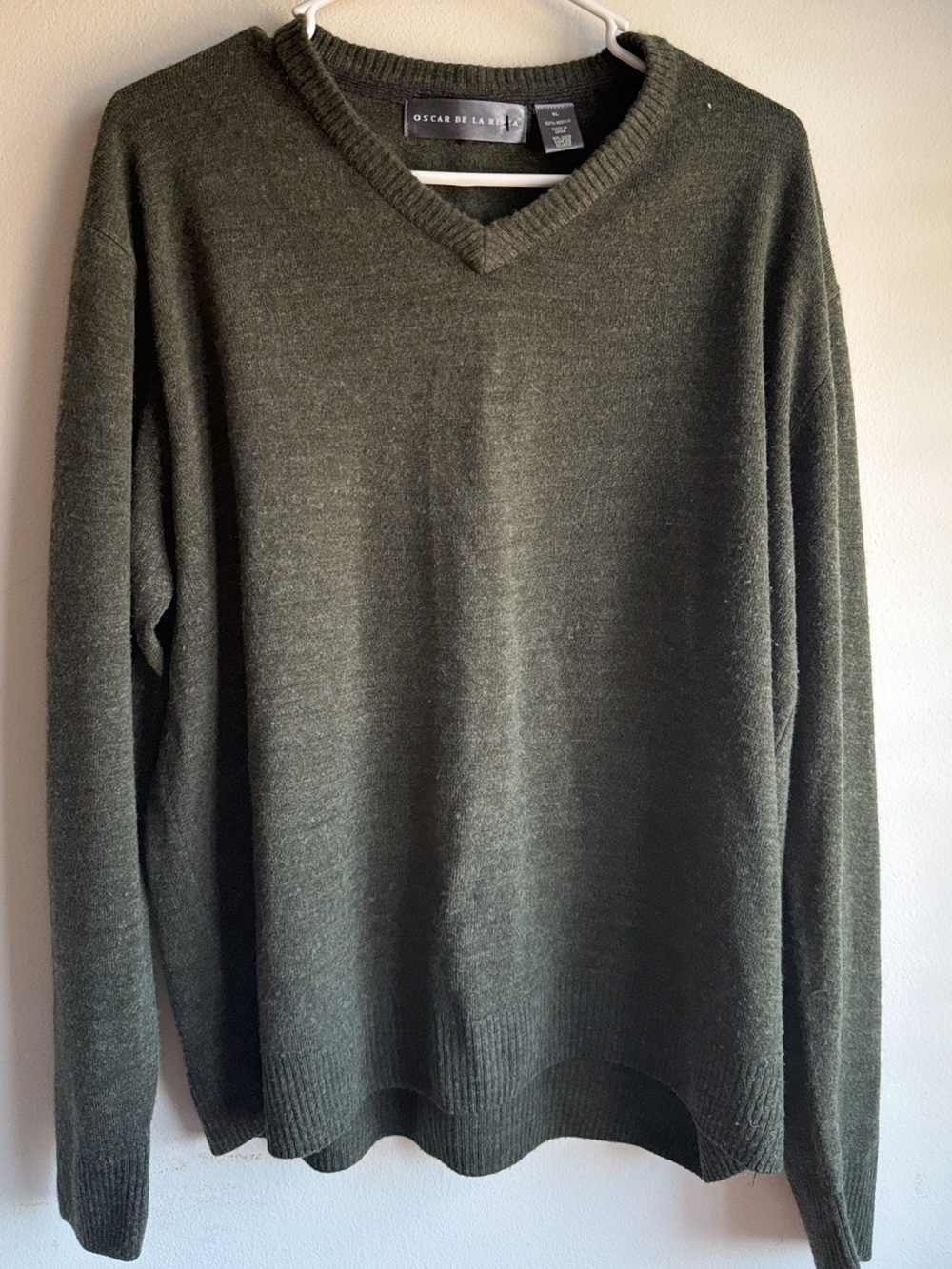 Oscar de la Renta Men's Dark Olive Green V-Neck Sweater Fall 2012 Lightweight